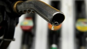 388983195135955281682438petrol