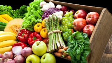 49681315vegetables-and-fruits-farmers-market