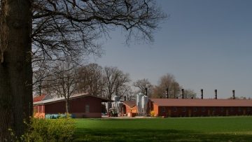 51392801Factory-farming