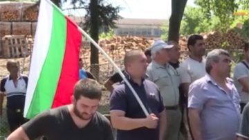98444303protesti_235235235