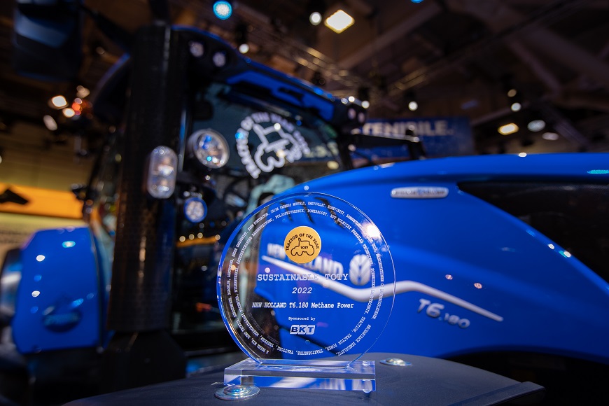 New Holland T6 Methane Power спечели награда Устойчив трактор на годината Sustainable TOTY 2022 на изложението EIMA