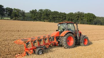 kubota traktori plug zemedelie 2738