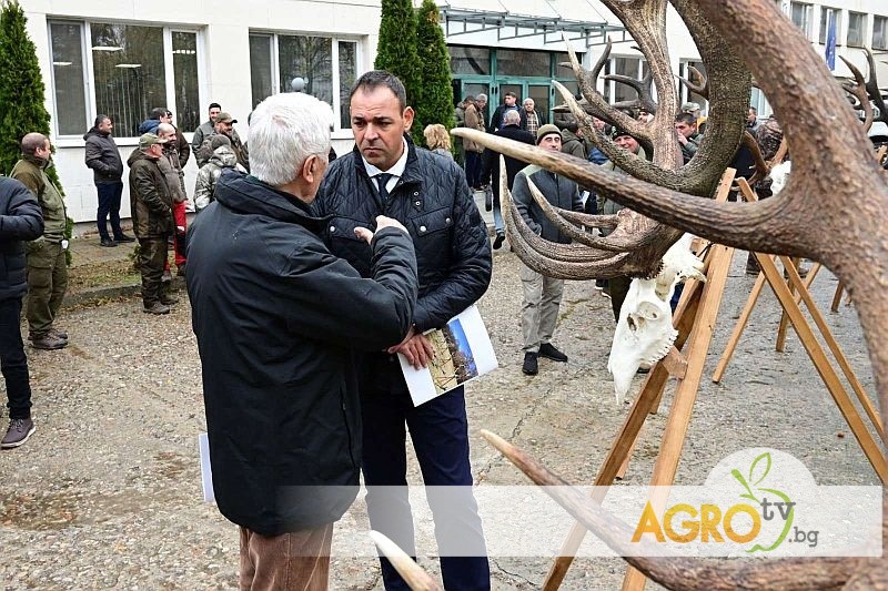 Инж. Стоян Тошев присъства на десетата регионална изложба на трофеи от благороден елен в Габрово