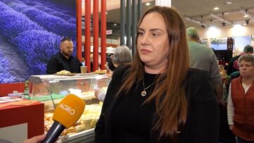 V TURGOVSKITE VERIGI