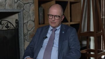 Yurgen Tak glaven sekretar na EOSZZ