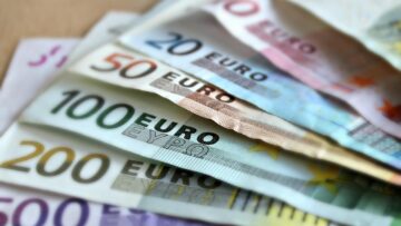 banknotes-209104_1280